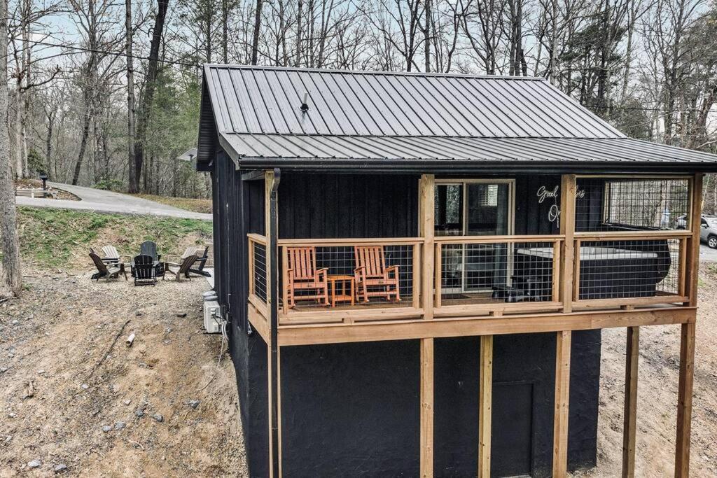 Honeymoon Couples Cabin Secluded, Hot Tub, Views Sevierville Bagian luar foto